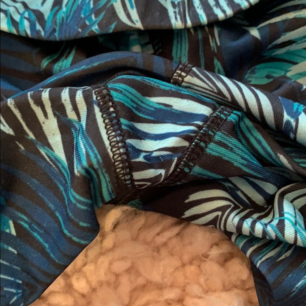Patterned active leggings - Picture 3 of 4
